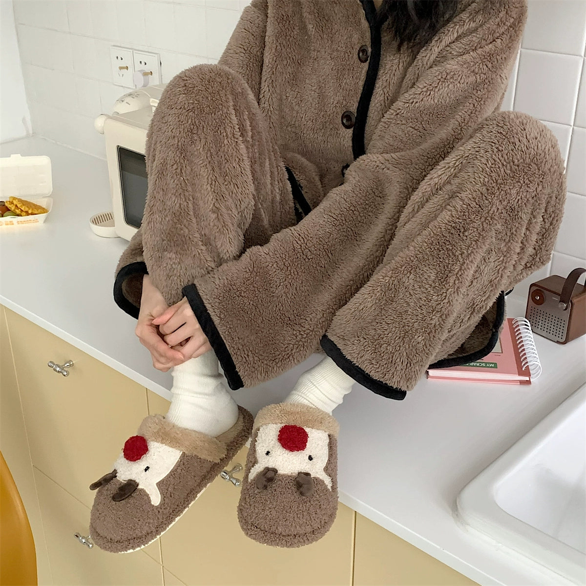 Female Winter New Arrived Cute Christmas Elk Baotou Cotton Slippers Fashion Couple Home Non-Slip Warm Plush Shoes Male