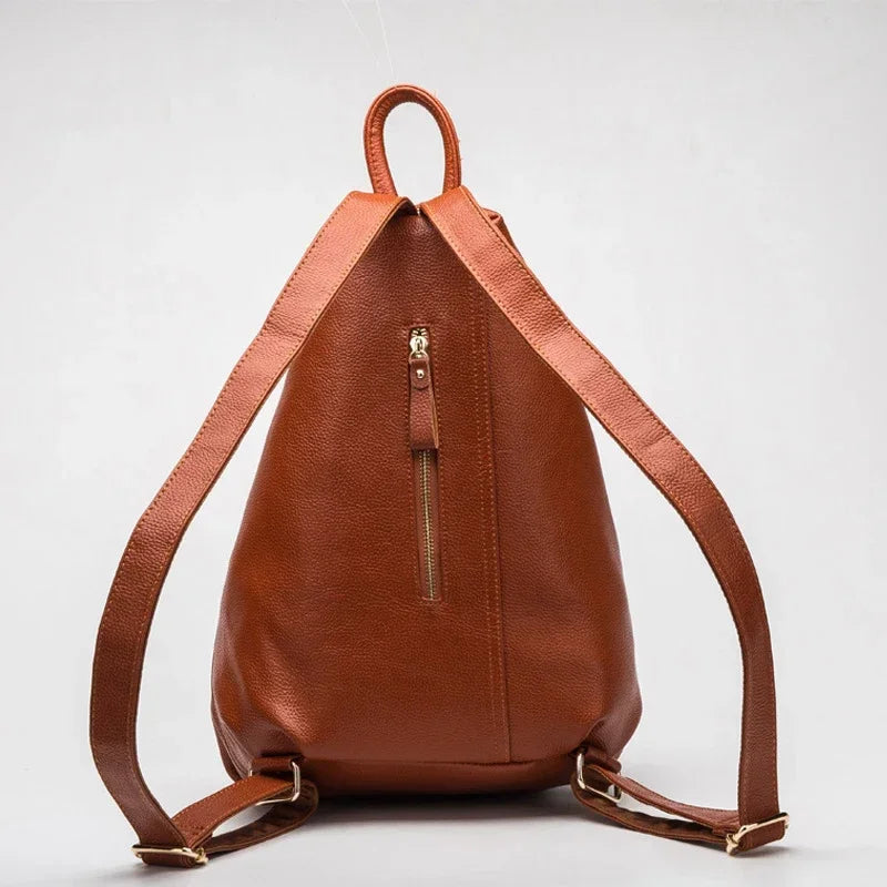 New Fashion Genuine Leather Women Backpacks Luxury Brand Female Real Natural Leather Ladies Girl Student Rivet Casual Backpack